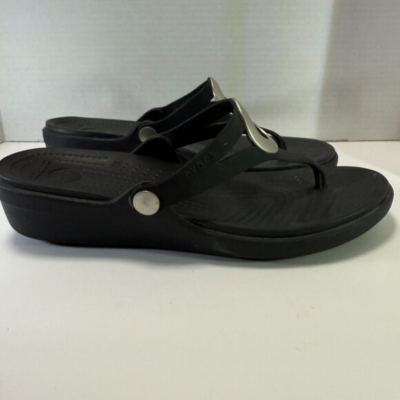 Crocs Women's Black Sanrah Beveled Circle Sandal Size 10 - Picture 2 of 7